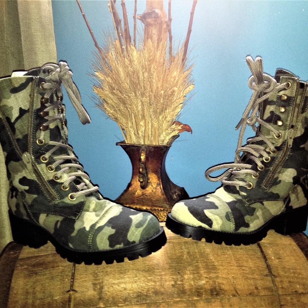New York Transit Camo Boots